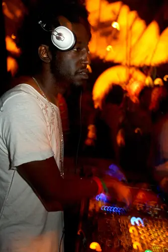 Photo 7 de Clubbing & Bar Tausend (2010) – Personnes