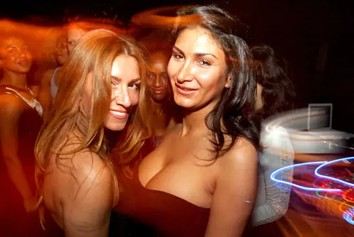 Photo 29 de Clubbing & Bar Tausend (2010) – Personnes