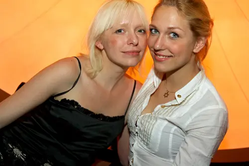 Photo 32 de Clubbing & Bar Tausend (2010) – Personnes