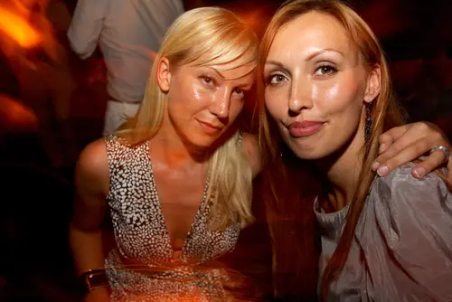 Photo 33 de Clubbing & Bar Tausend (2010) – Personnes