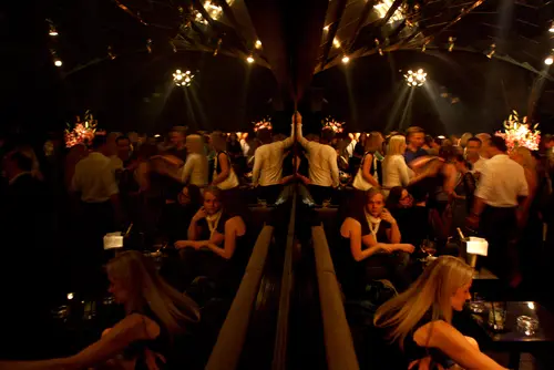 Photo 34 de Clubbing & Bar Tausend (2010) – Personnes