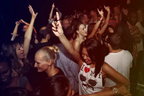 Photo 71 de Clubbing & Bar Tausend (2010) – Personnes