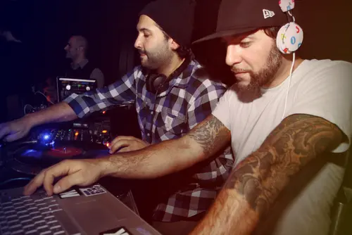 Photo 75 de Clubbing & Bar Tausend (2010) – Personnes