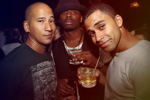 Photo 77 de Clubbing & Bar Tausend (2010) – Personnes