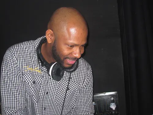 Photo 151 de Clubbing & Bar Tausend (2010) – Personnes