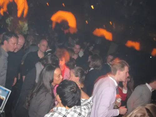 Photo 153 de Clubbing & Bar Tausend (2010) – Personnes