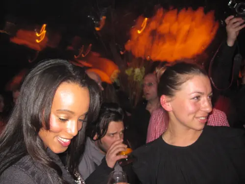 Photo 155 de Clubbing & Bar Tausend (2010) – Personnes